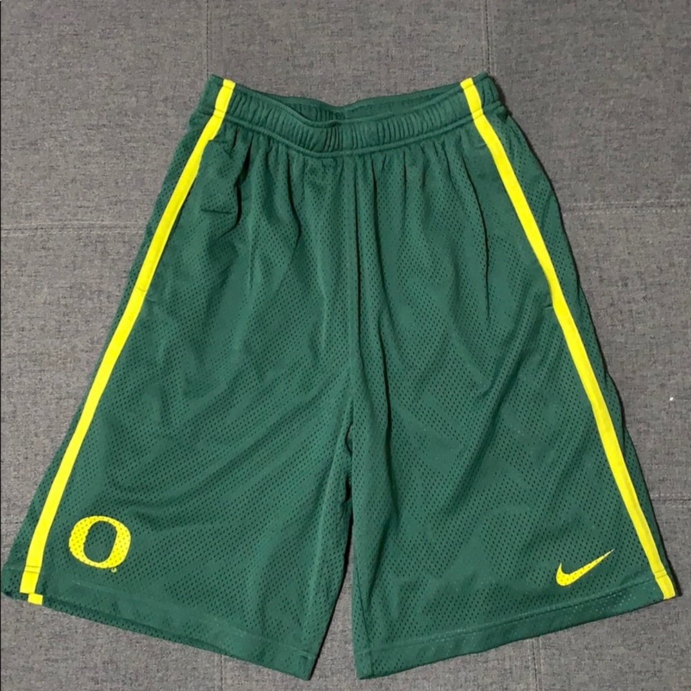 NWOT Oregon Ducks Nike basketball shorts